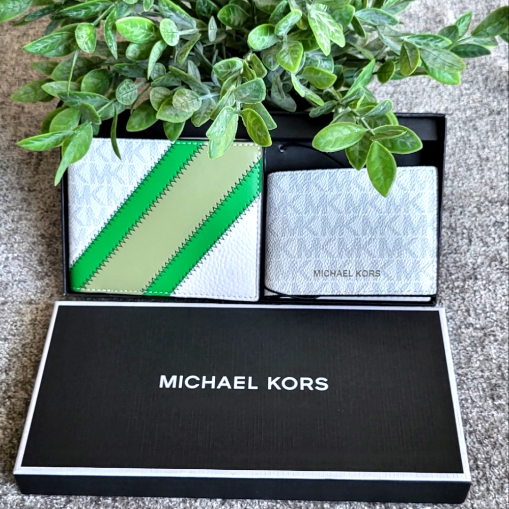 NIB-Micheal Kors Mens 3 in 1 Boxed Wallet Set Palm